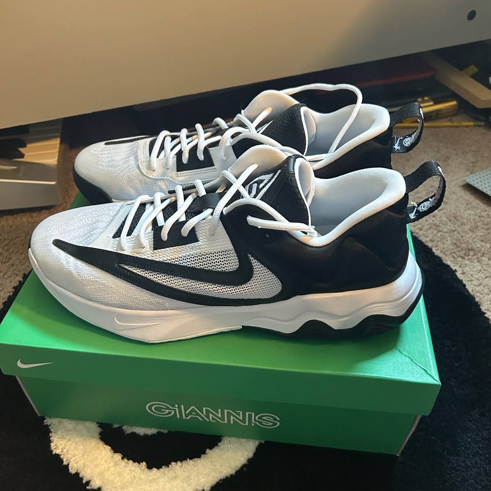 Nike Giannis Immortality 3